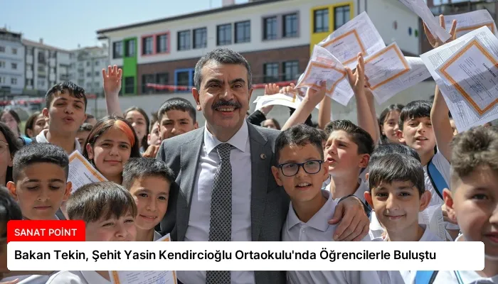 Bakan Tekin, Şehit Yasin Kendircioğlu Ortaokulu’nda Öğrencilerle Buluştu